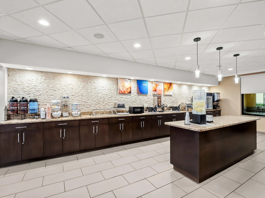 Comfort Inn & Suites