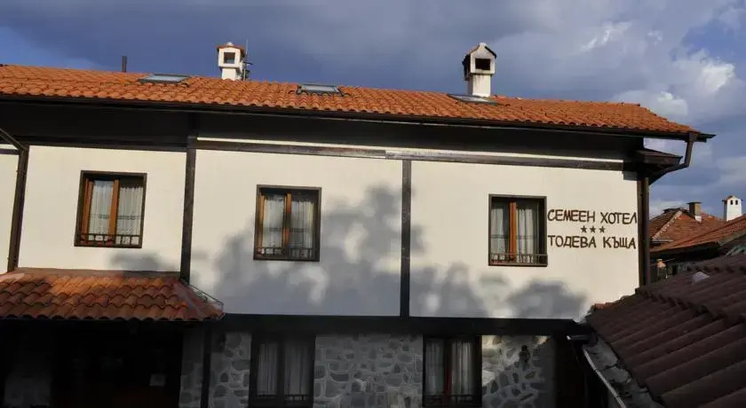 Todeva House Hotel and Tavern
