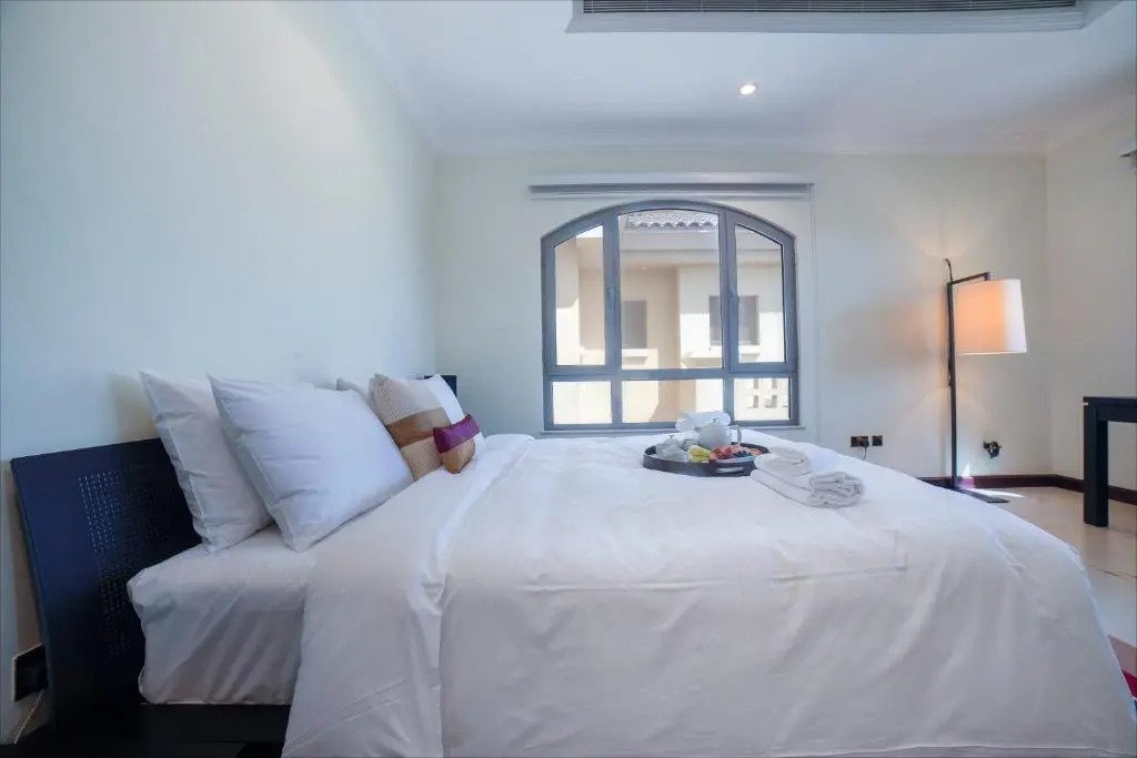 Deluxe 4BR Palm Villa With Private Beach and Pool with Complimentary Golf