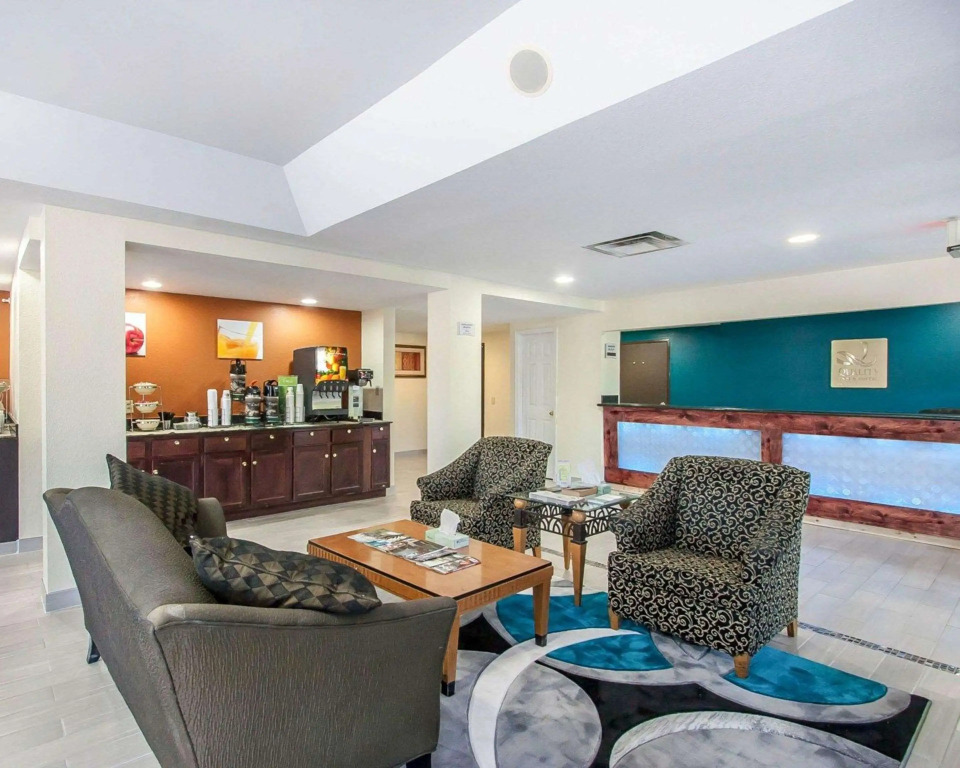 Econo Lodge Inn & Suites Centerville