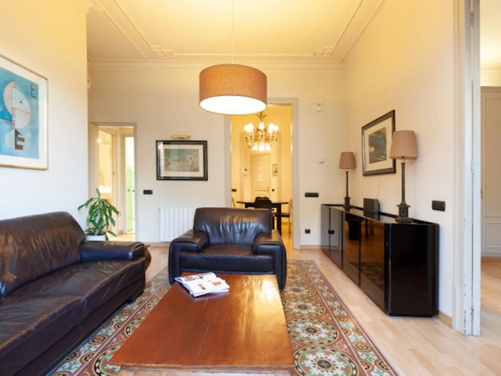 GAUDIR 7 · Bright & comfortable apart. near Passeig de Gracia