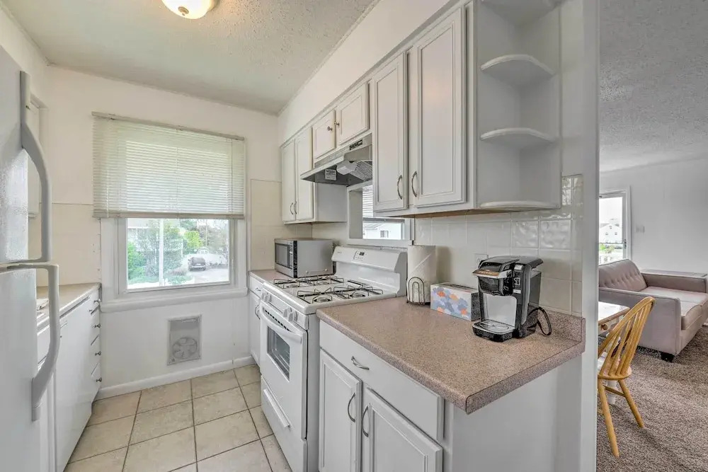 Brigantine Condo w/ Gas Grill - Walk to Beach!