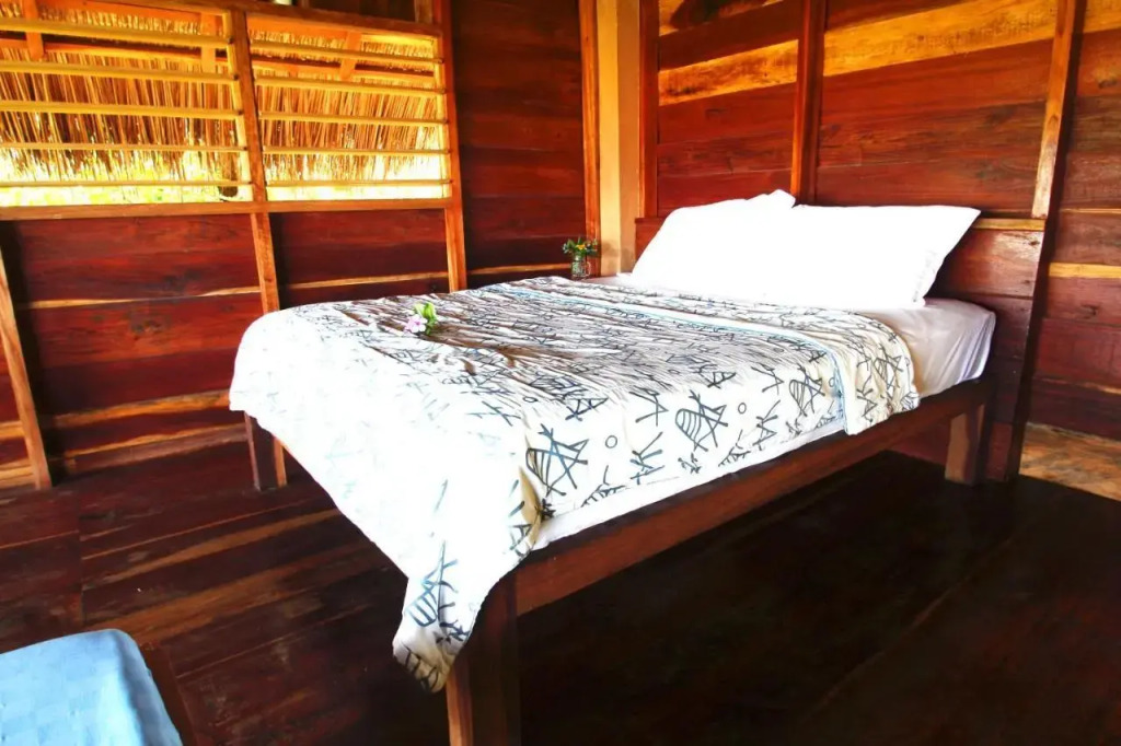 Boa Hill Surf House