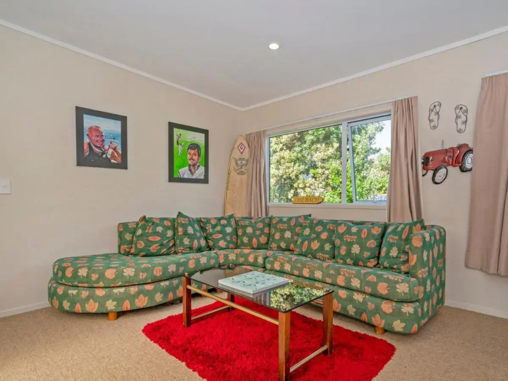 Oysters Retreat - Cooks Beach Holiday Home