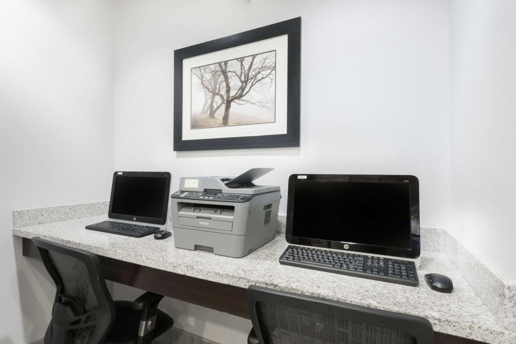 Hawthorn Extended Stay by Wyndham Midland
