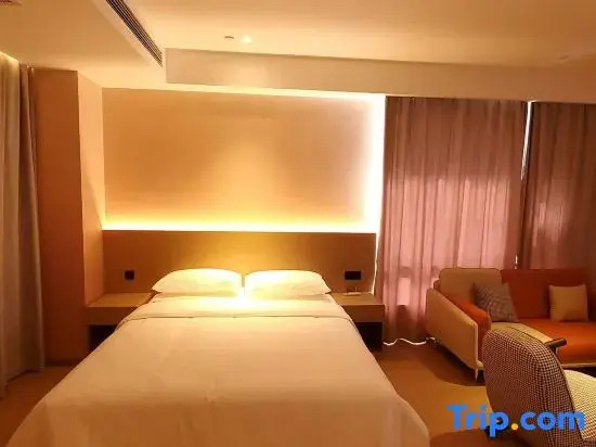 SAINT HOTEL（Chongqing Jiangbei Airport · Baoshu Lake Metro Station)