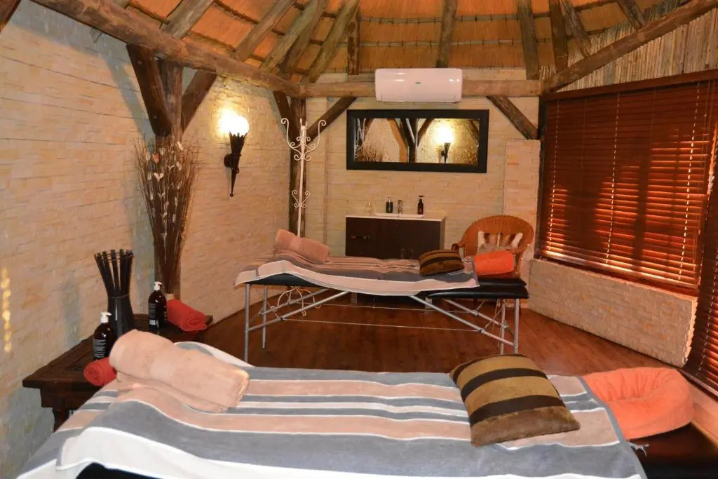 Zebra Kalahari Lodge