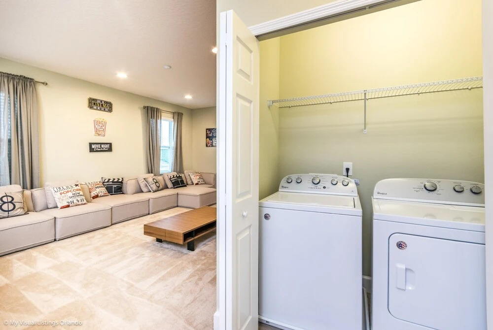 Solterra - 7004 Oak Wood Street