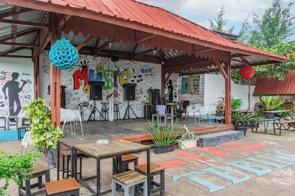 Urbanview Tebing Vietnam Lampung by RedDoorz