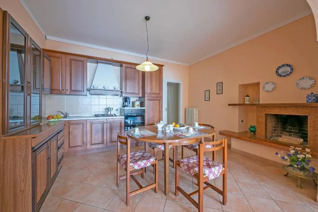 Angela -Terrace & beautiful View lake - Happy Rentals