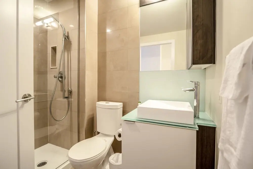Galaxy Suites 300 Front Unit 3003