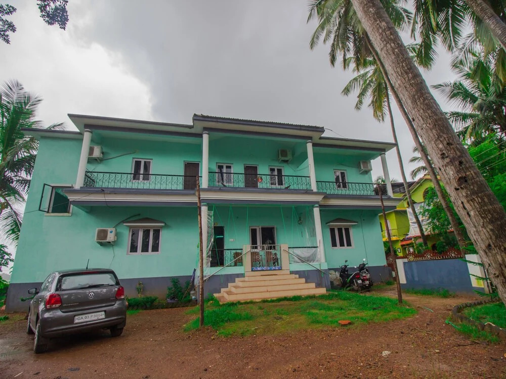 OYO 15912 Home Field View 1BHK Mapusa