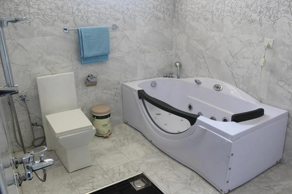 Privet Villa Lion Place in Waligama has 10 Beds Rooms With one Family Rooms