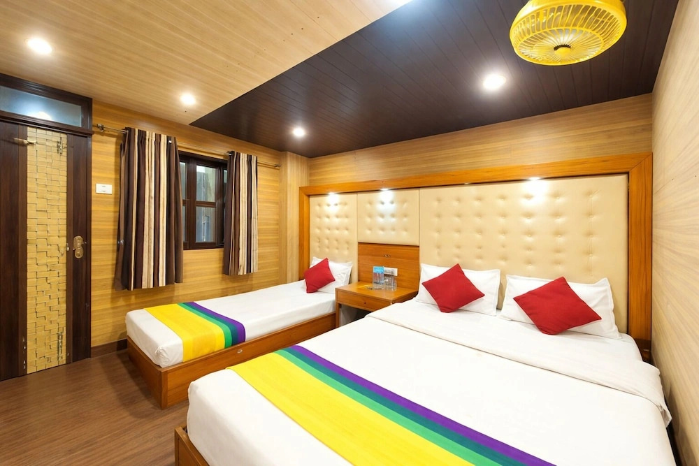 Hotel Flatties Mall Road Nainital
