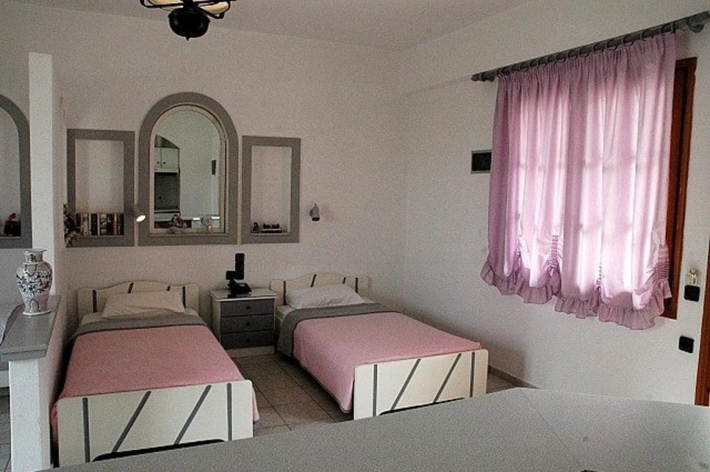 La Luna Apartments
