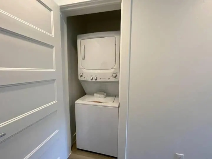 New Family-Friendly Townhome w/ Pool & Hot Tub