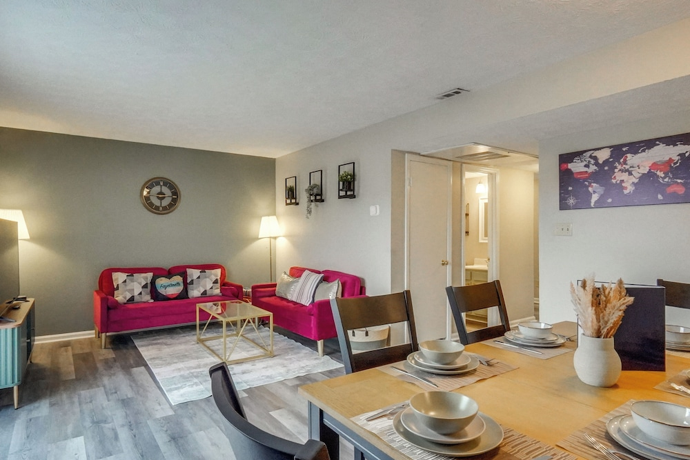 3BD Townhome w/ Patio, 3 Mi to Fort Bragg/liberty