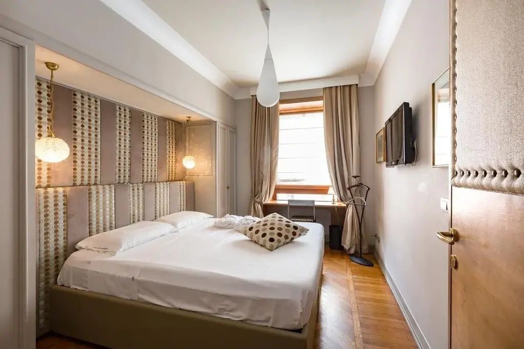 IRON Luxury Rooms