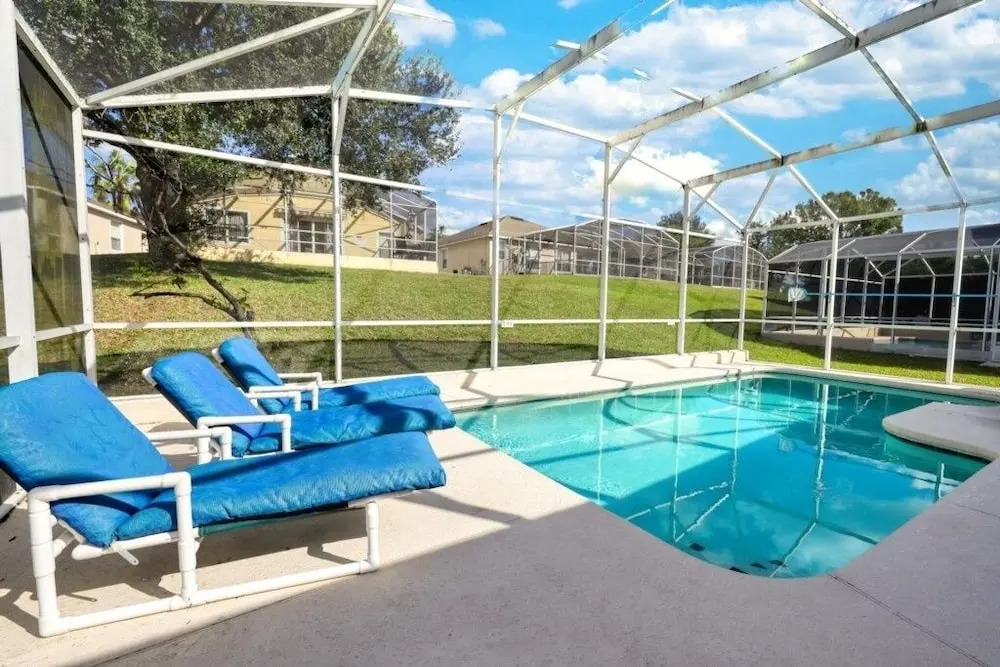 4 bedrooms pool home Highlands Reserve