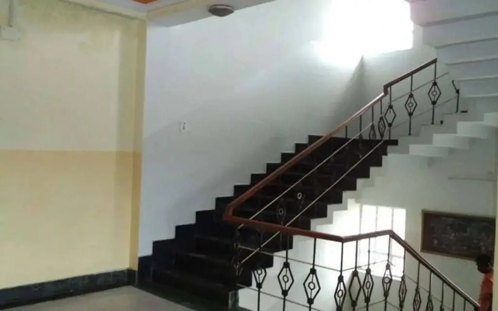 Hotel Mansarovar