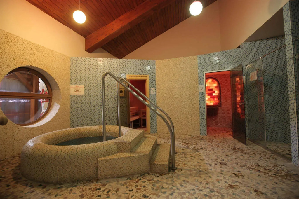 Colosseum Hotel