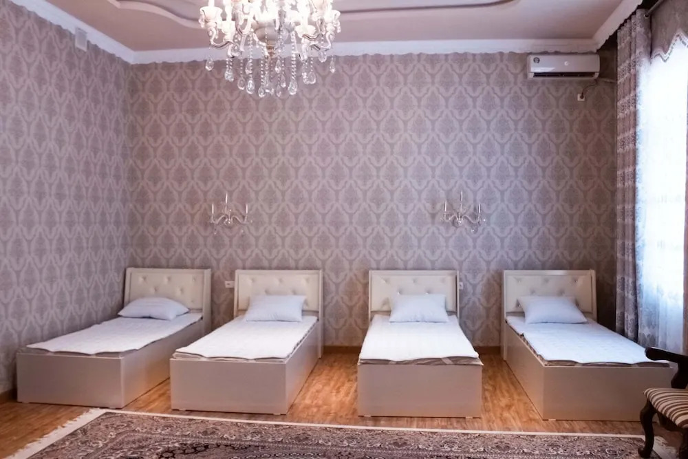 Eleon Hotel - Hostel