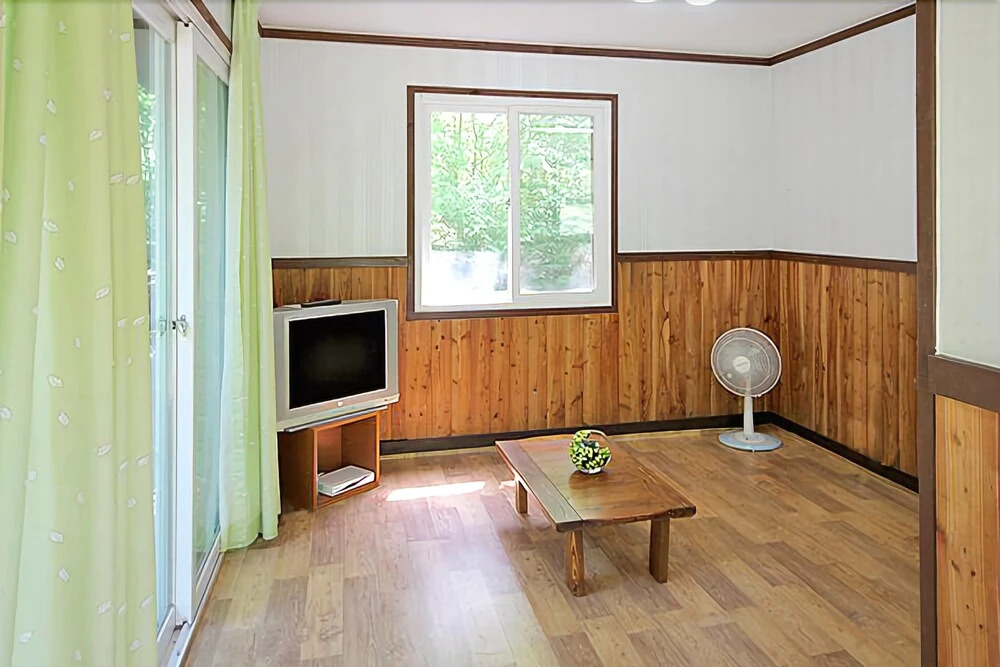 Yangyang Forest Home Pension