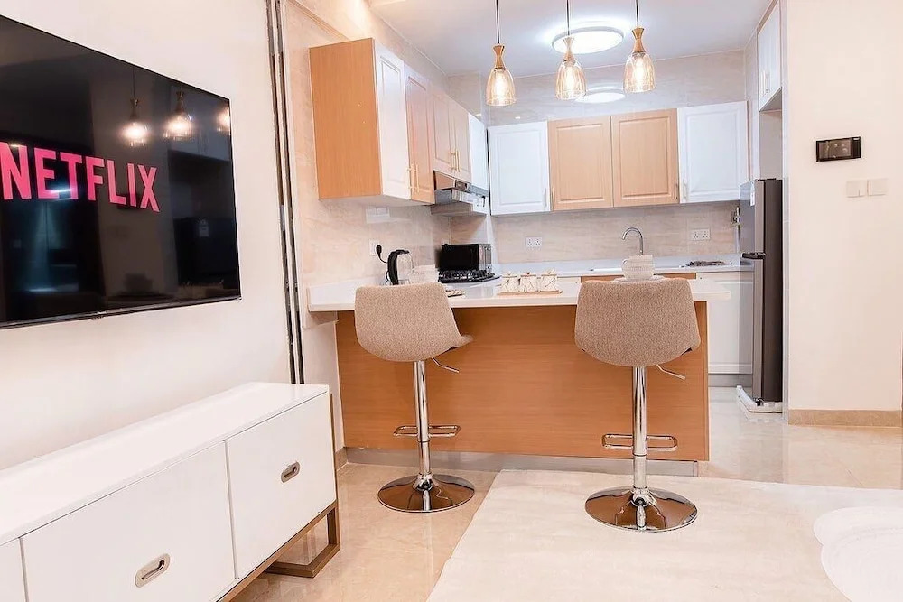 Lux Suites Enzi Heights Apartments