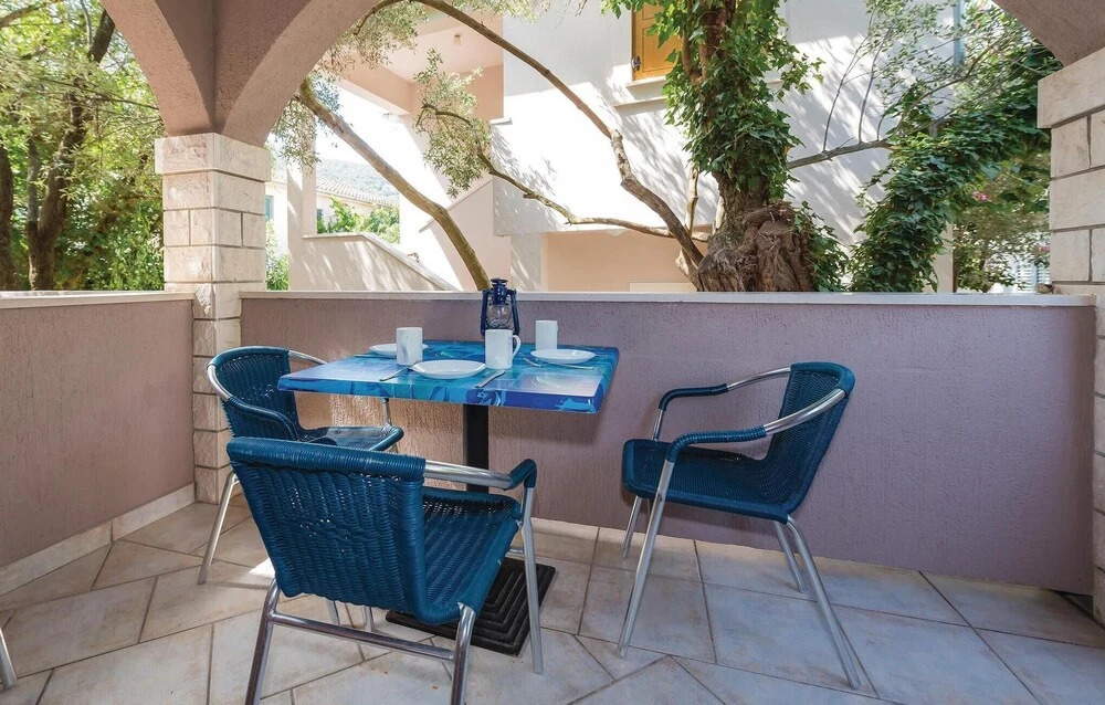Nice Apartment in Grebastica With 1 Bedrooms and Wifi