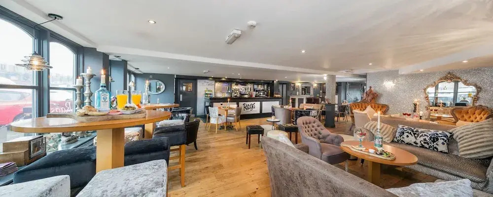 Rags Hotel Bar & Restaurant