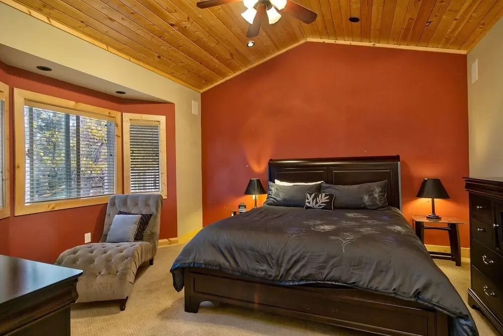1884 - Grand Forest Lodge 5 Bedroom Home by RedAwning