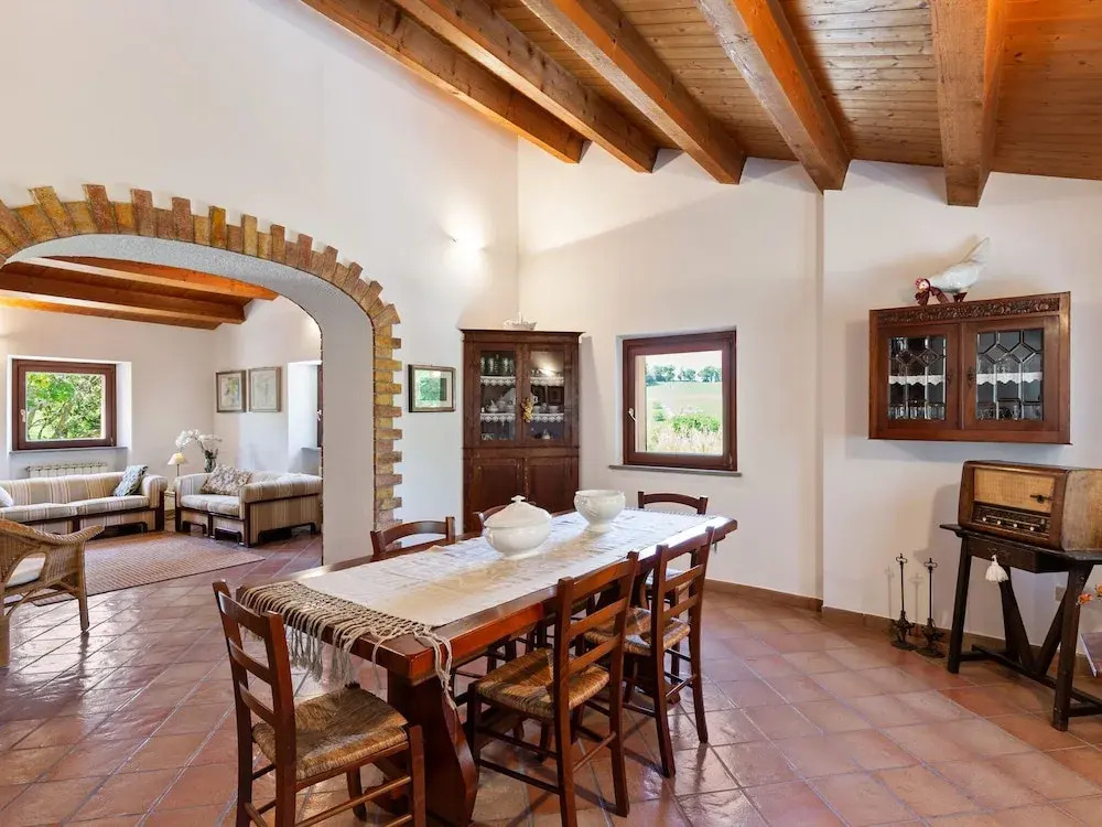 Traditional Villa in Varano With Private Garden