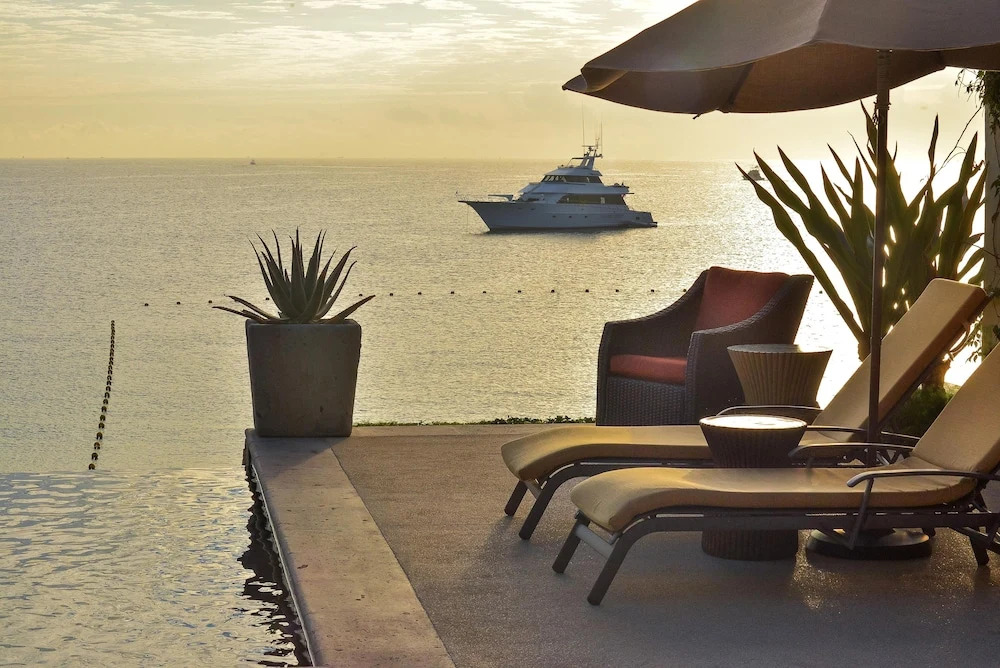 Opulent Medano Beachfront Villa W/beach Club Access: Hacienda Villa 11