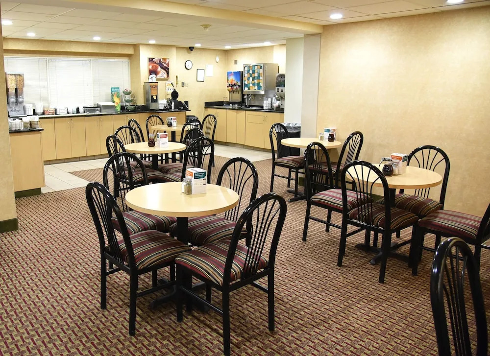 Quality Inn & Suites Metro