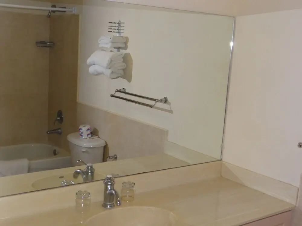 Tropical Winds Apartment Hotel
