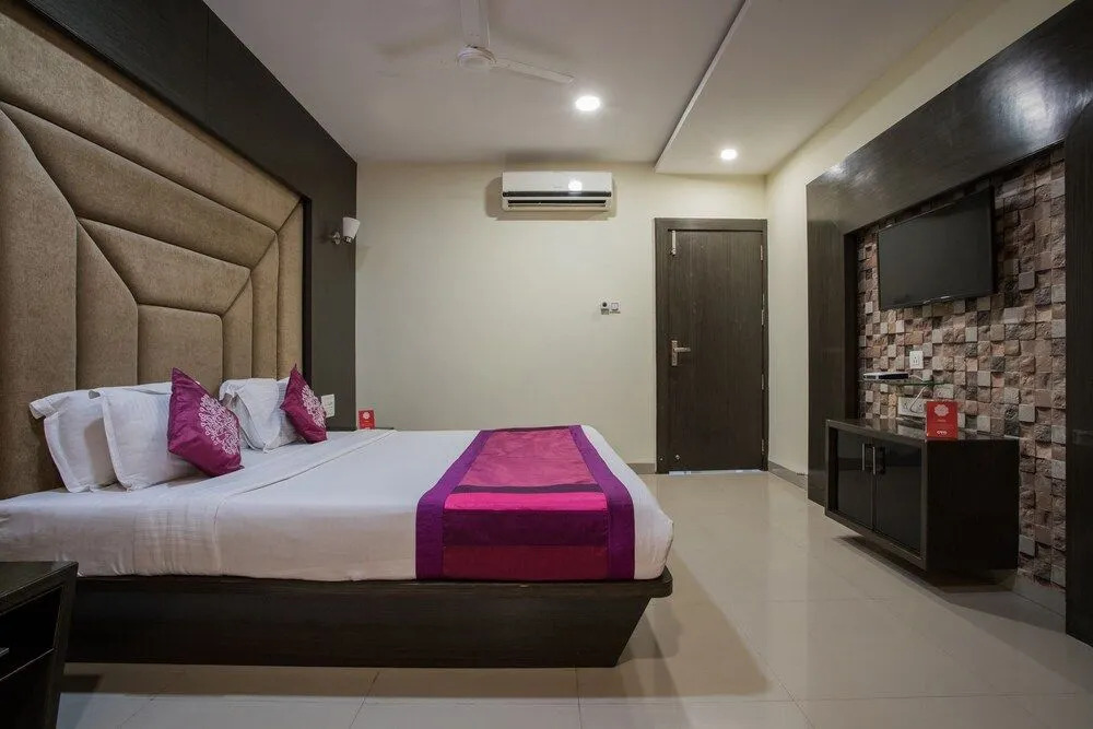 OYO 1546 The Sensation Hotel
