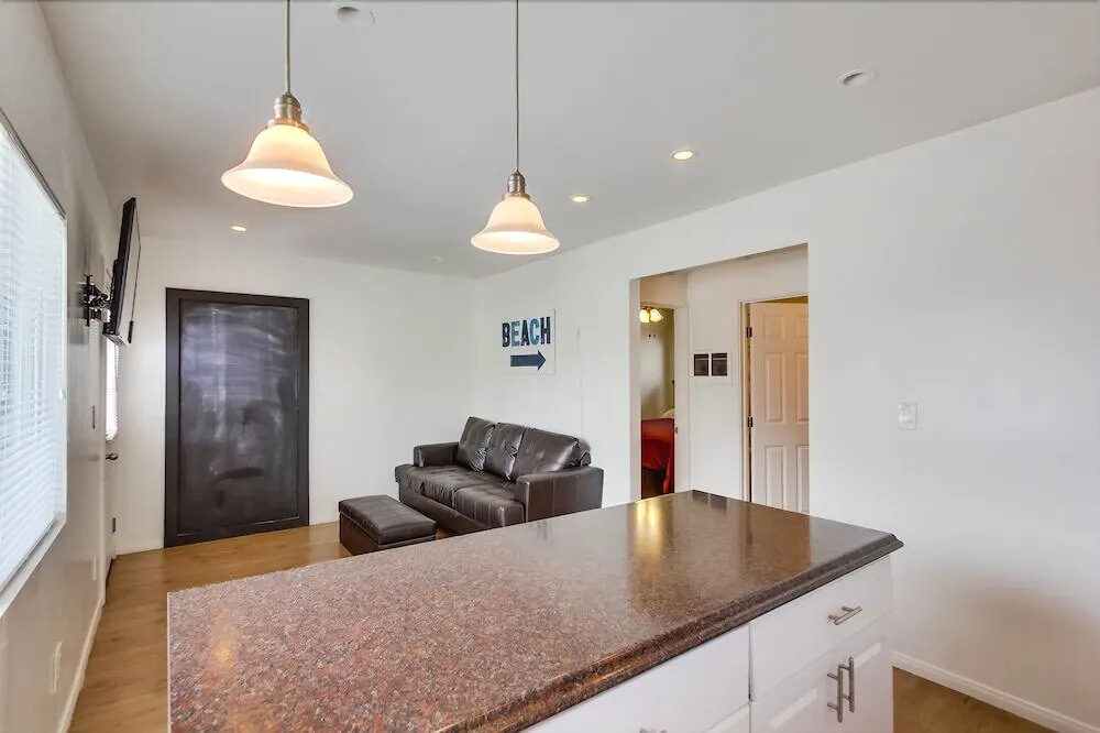 Mission Cottage 3376