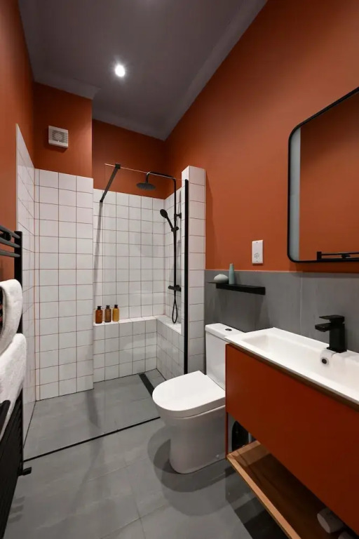 Designed Ensuite Bedroom Unit Close to Angel Stn