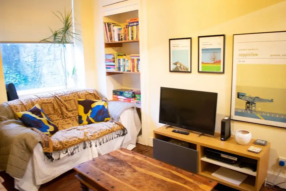 1 Bedroom Flat by Leith Walk