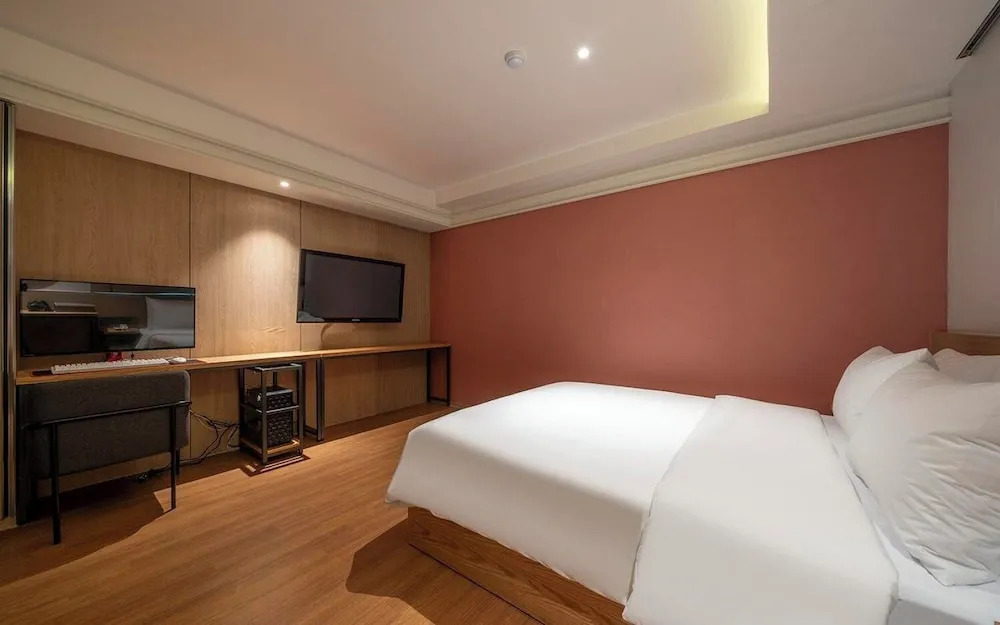 Busan Yongho-dong Athena Hotel