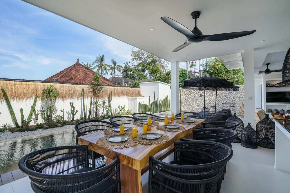 Villa Laut - 4BR Luxury Villa within Walking Distance to Seseh Beach