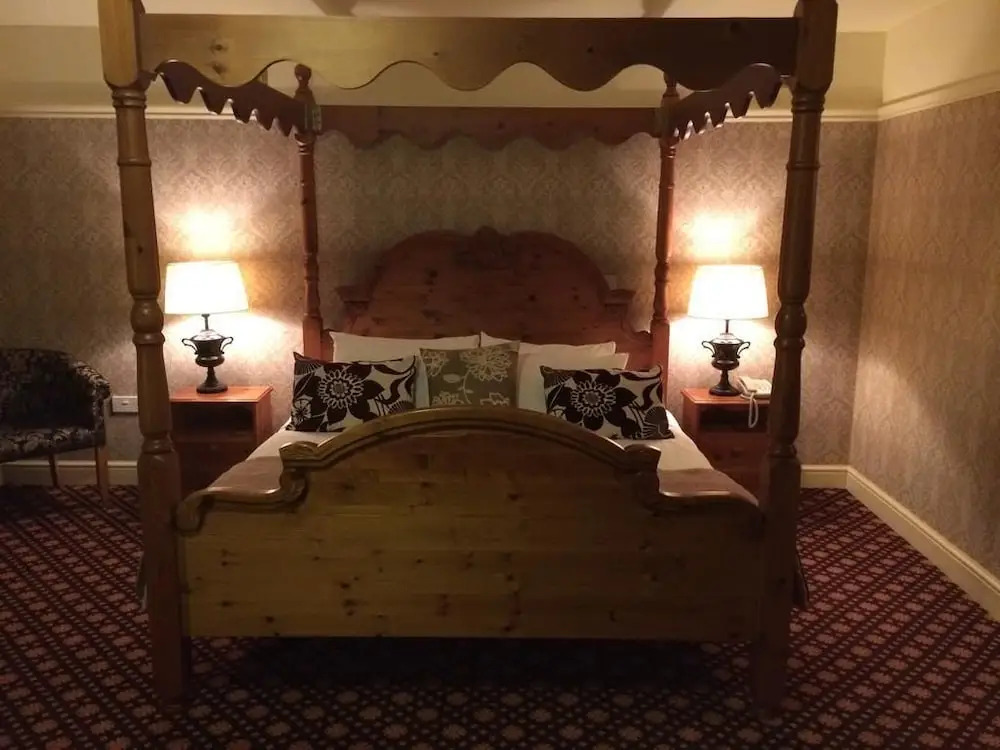 Bridport Arms Hotel