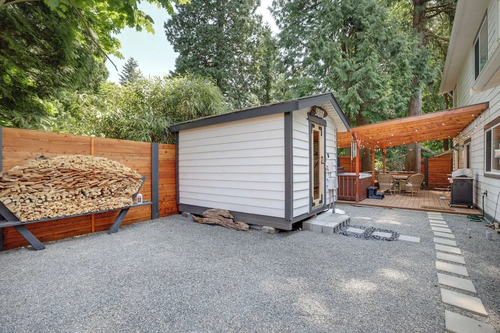 Farmhouse w/ Private Hot Tub < 1 Mile to Birch Bay