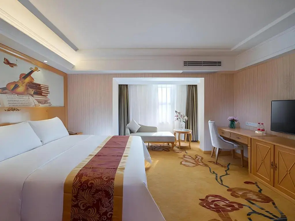 Vienna Hotel Xixiang Gushu