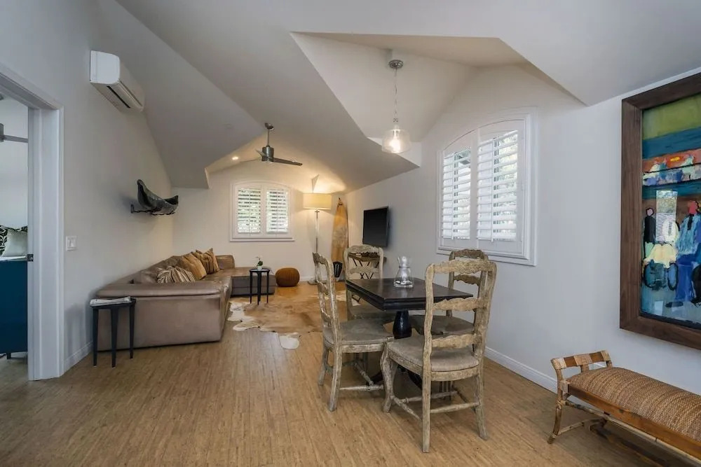 Chic Casita - Walk to Beach
