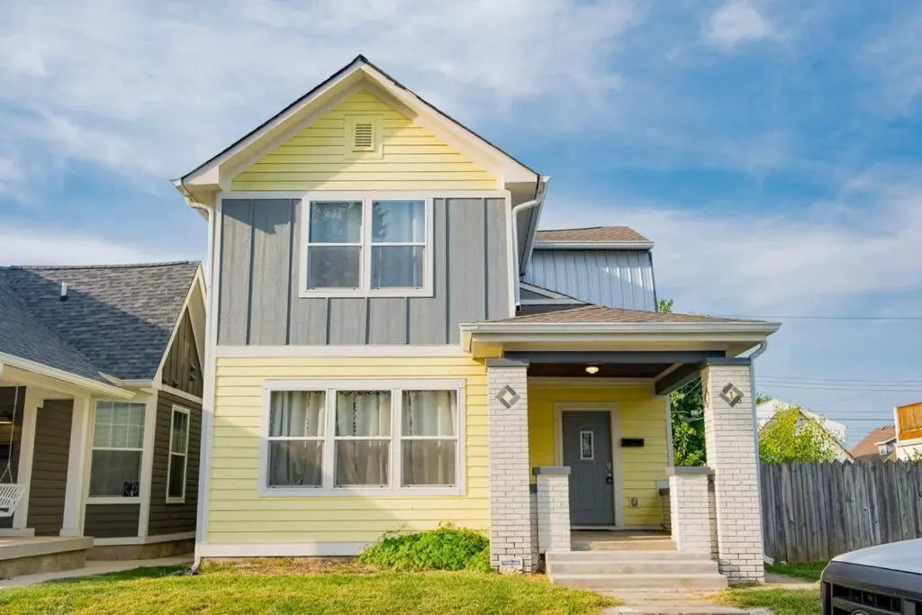 New 4 Bedroom House for Downtown Travelers!!!
