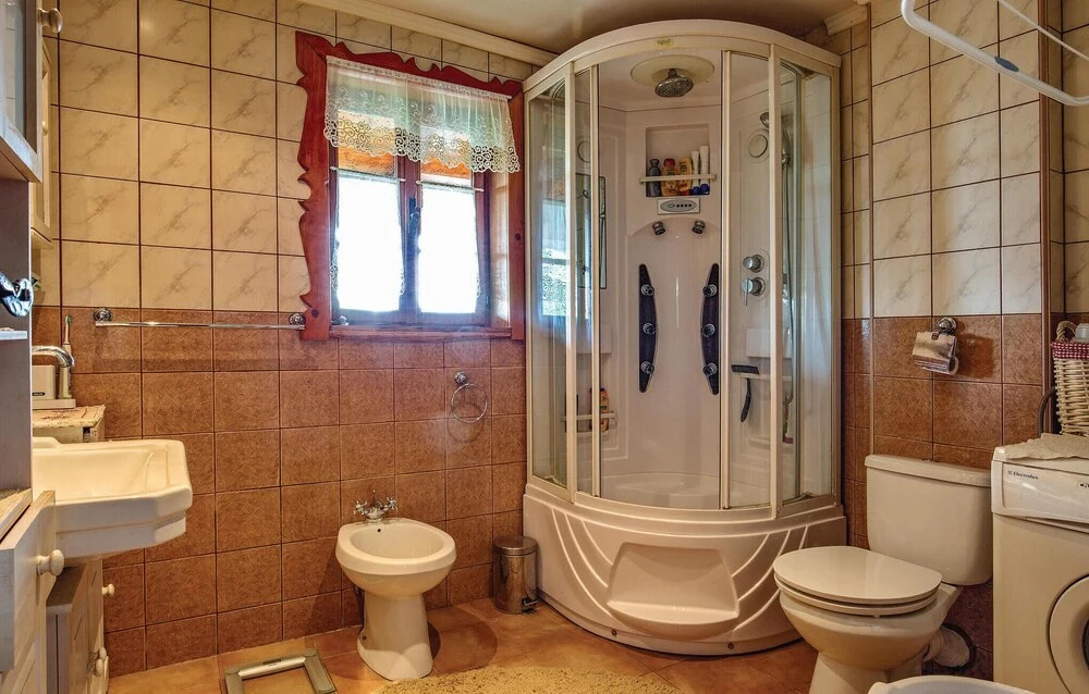 Amazing Home in Zagreb With 3 Bedrooms, Wifi and Outdoor Swimming Pool