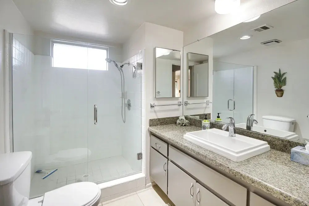 Pet-friendly Palm Desert Gem on Golf Course!