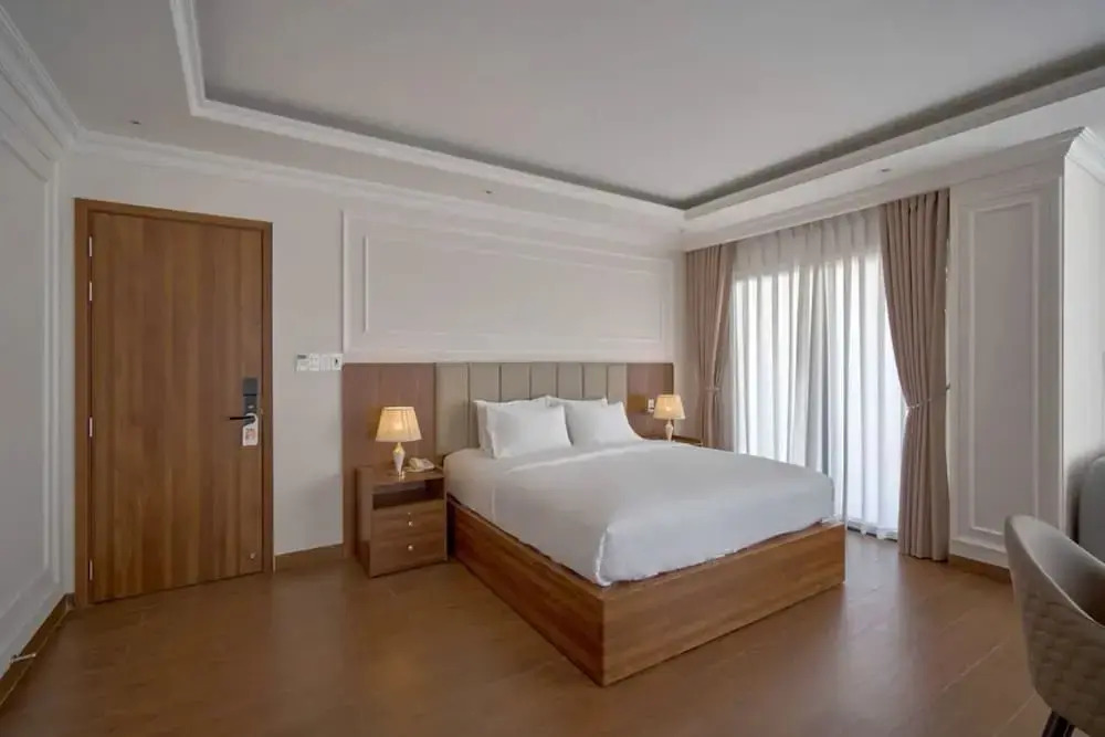 Lyns Hotel