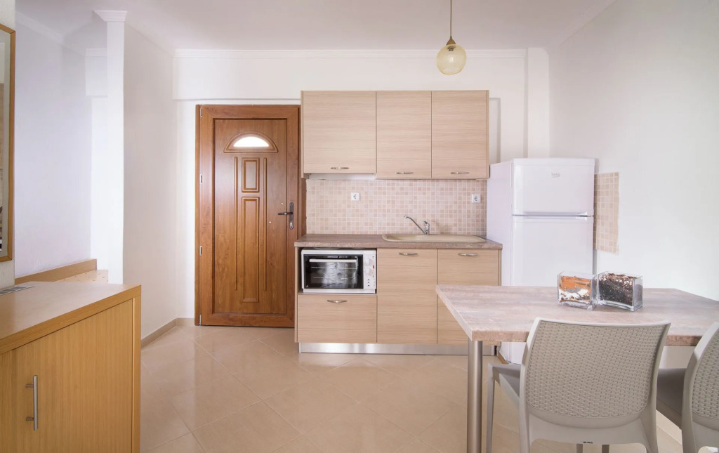 Apanemia Apartments by Flegra